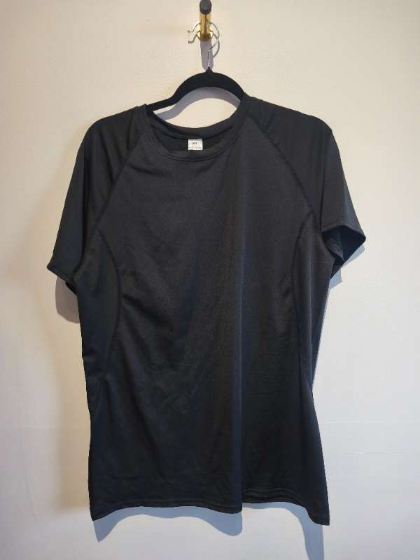 Íþróttabolur ónotað