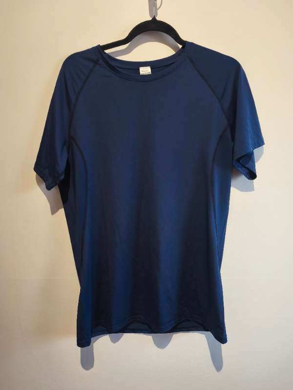 Íþróttabolur ónotað