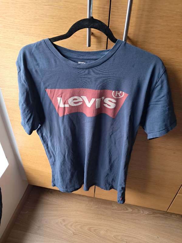 Levis