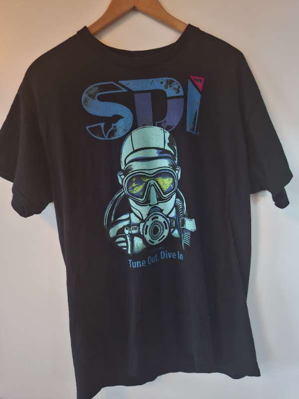 T shirt diving
