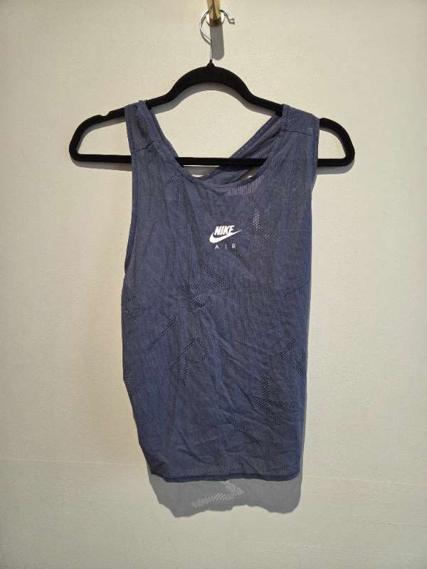 Nike blár