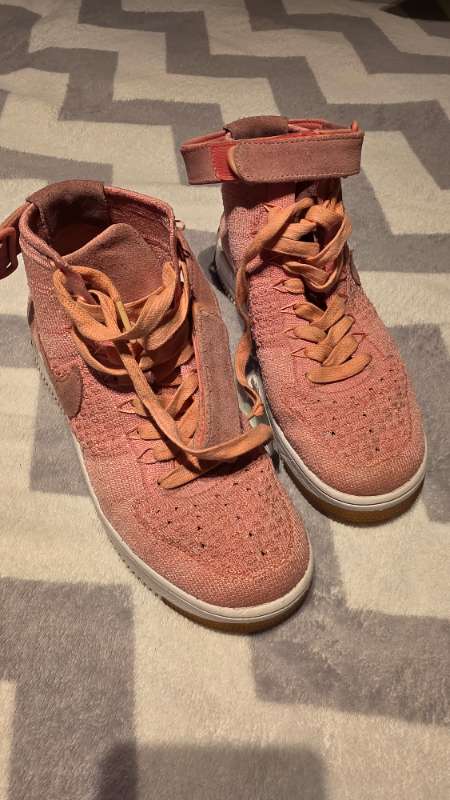 Salmon nike