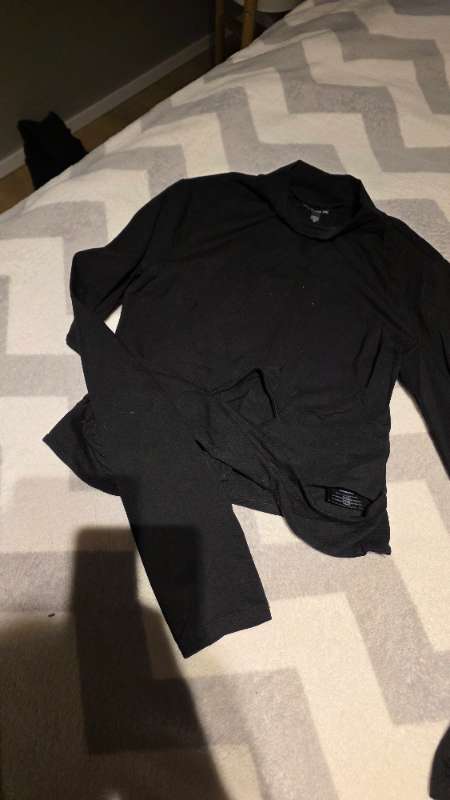 Guess top