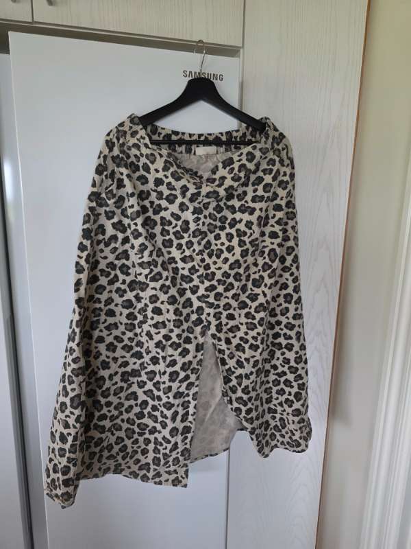 Midi skirt