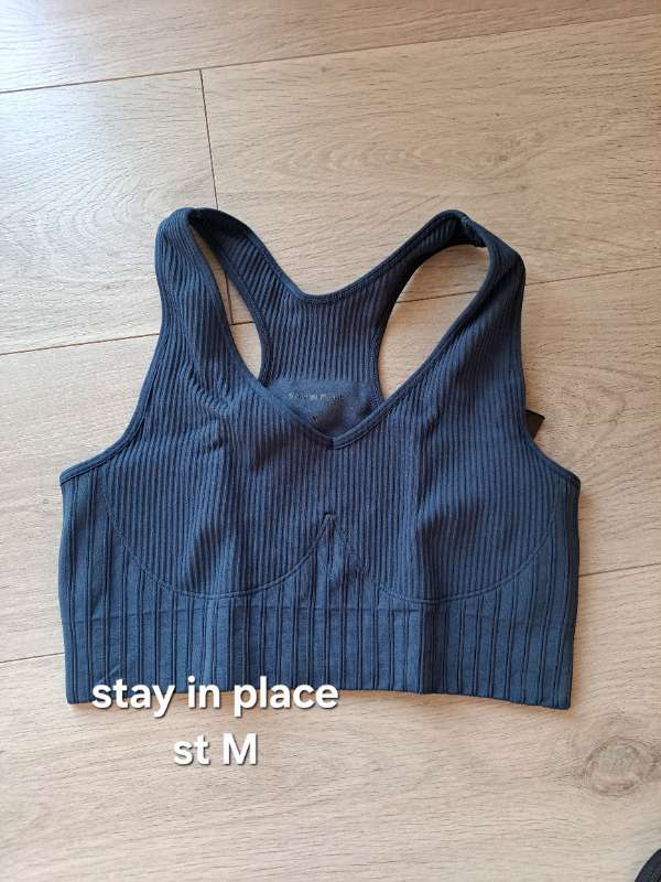 Stay in place toppur