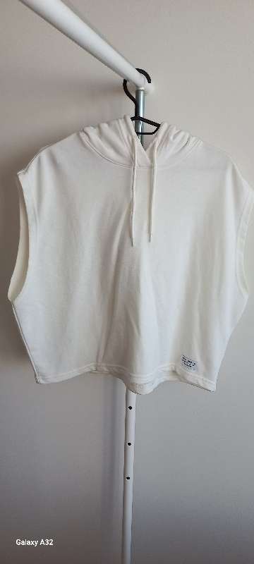 white vest "DIVIDED H&M BASIC"