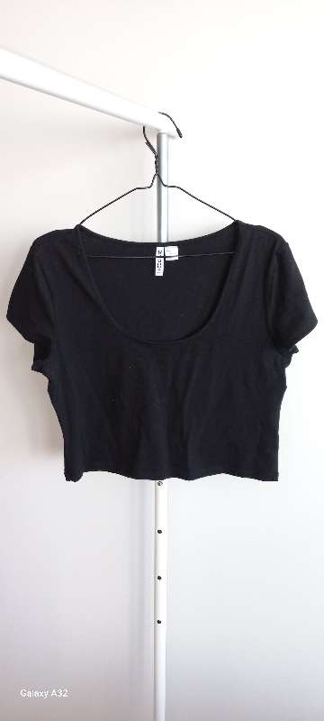black top "DIVIDED H&M BASIC"