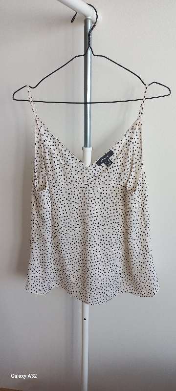 white T-shirt with navy blue polka dots PRIMARK