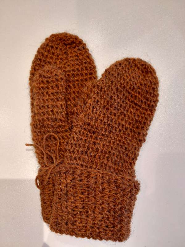 Vettlingar hekklaðir appelsínugulir