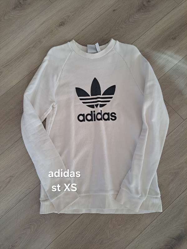 Adidas peysa hvít