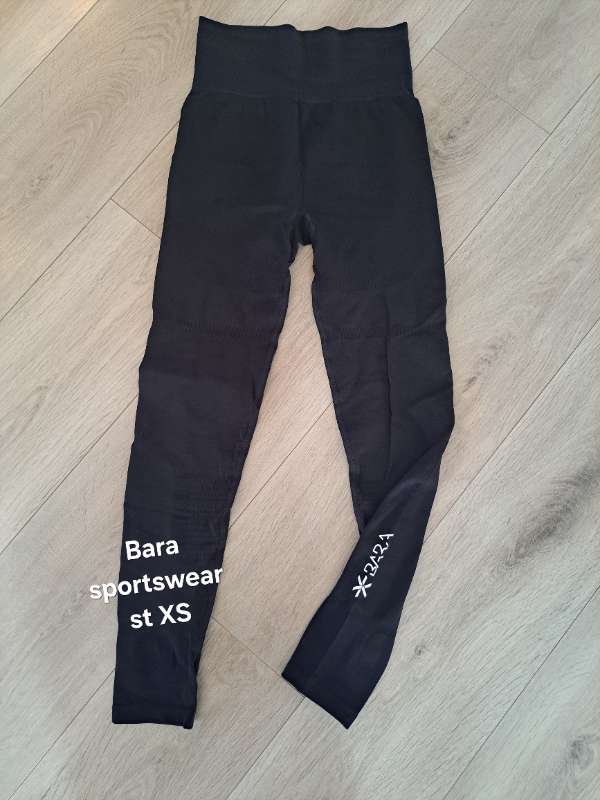 BARA sportswear svartar