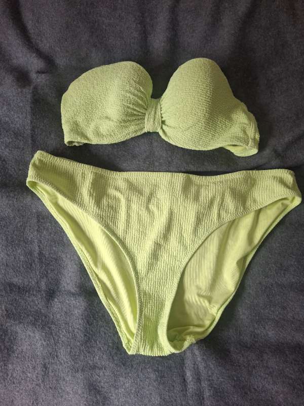 Gult bikiní