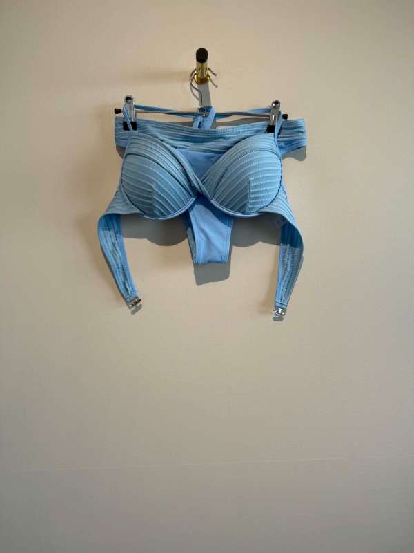 Ljósblátt bikinisett
