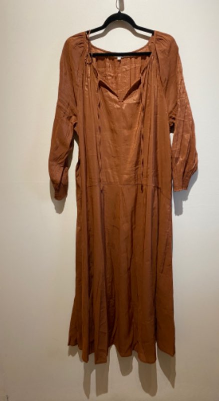 Síður brúnn kjóll