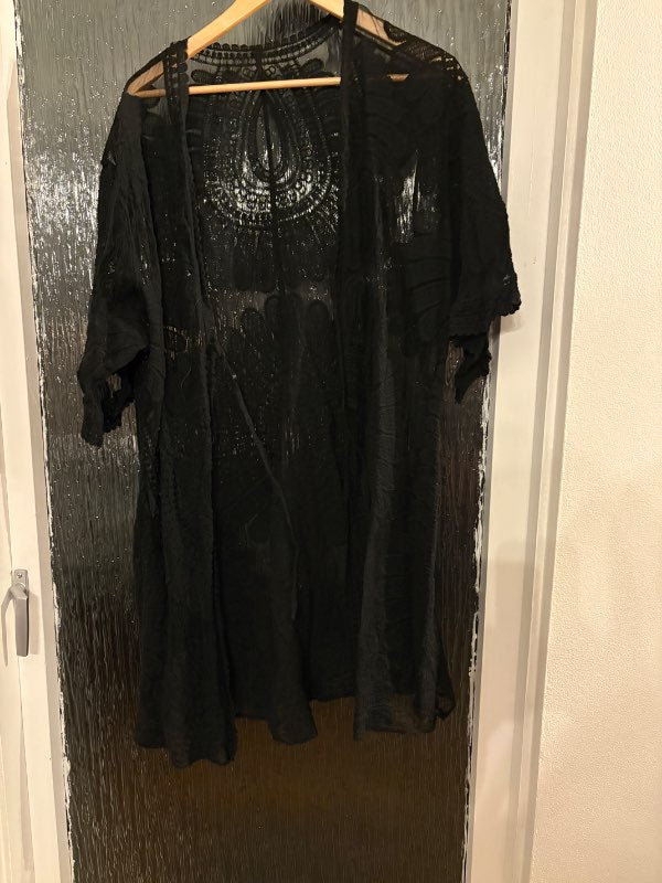 Black short-sleeved top