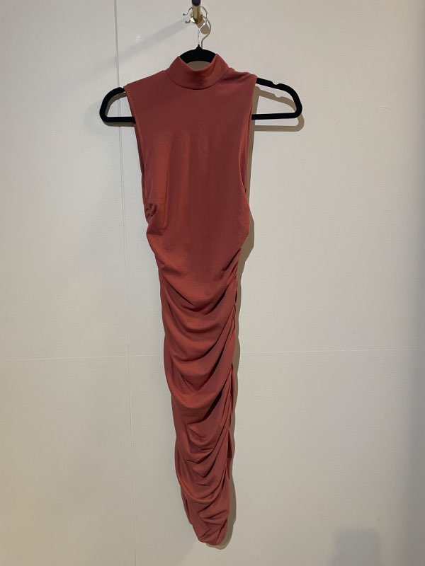 Rauður þröngur kjóll