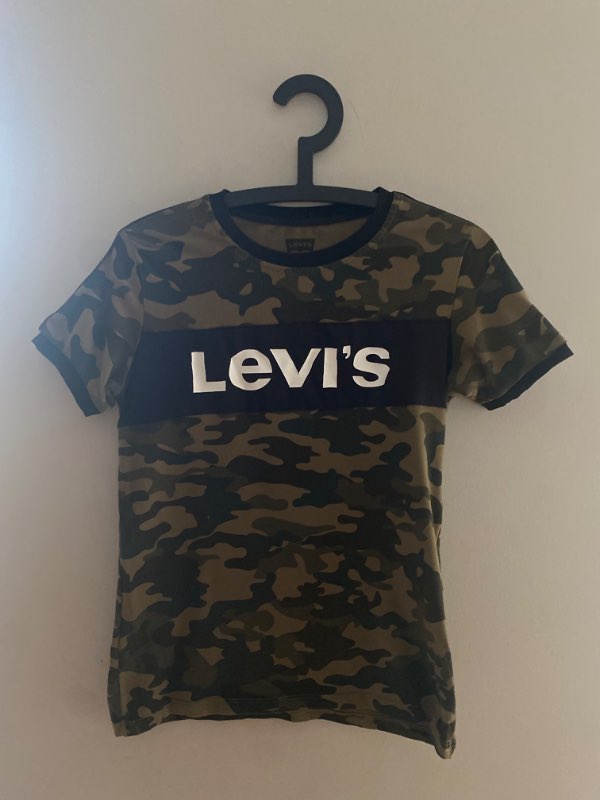 Levis bolur