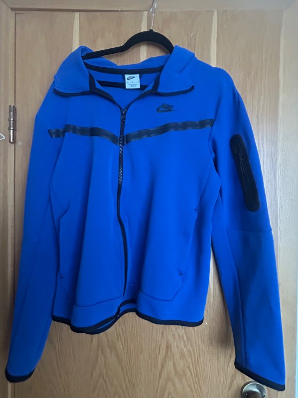 Blá nike peysa rend
