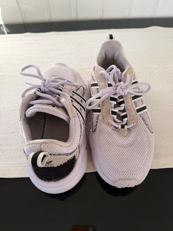 Adidas strigaskór fjólubláir