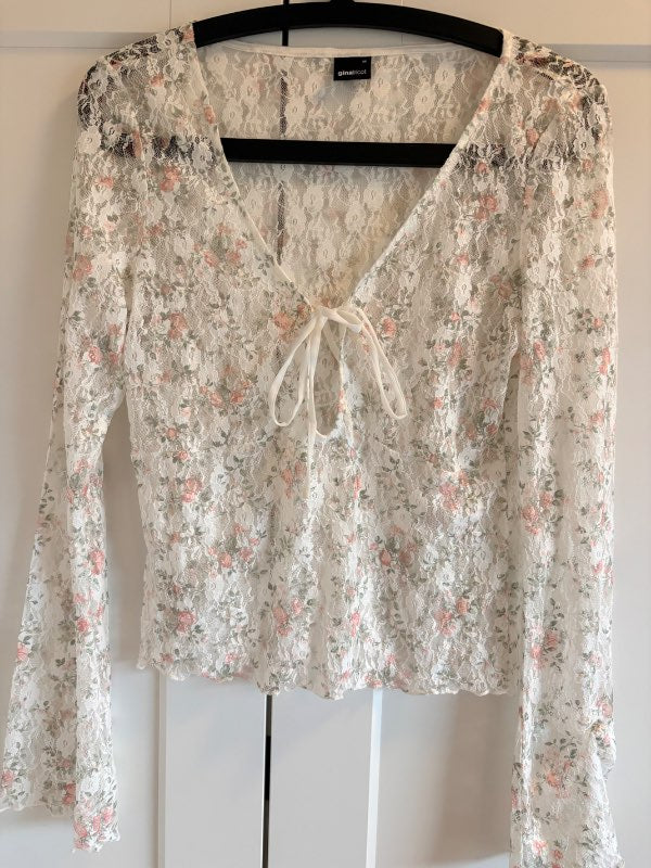 Gina Tricot blúndutoppur