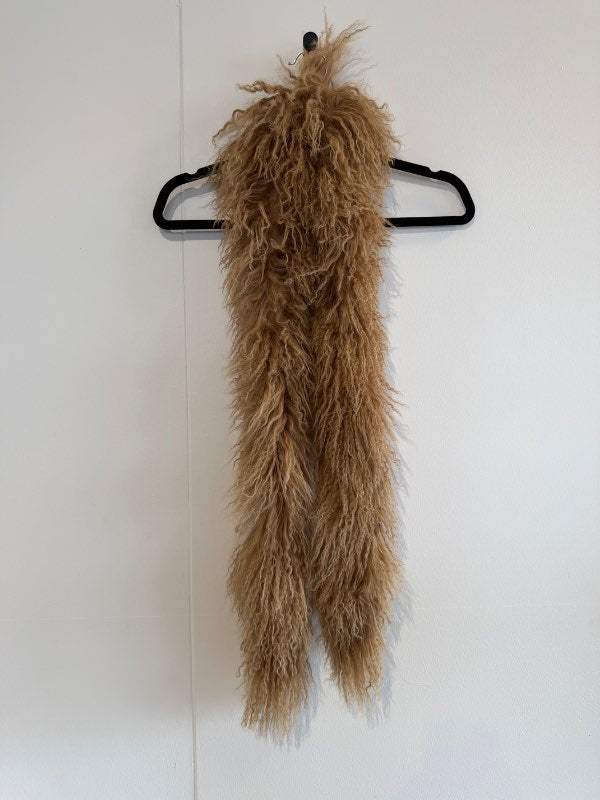 Loð kragi/trefill