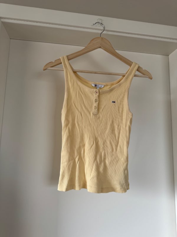 Gulur hlýrabolur TommyHilfiger
