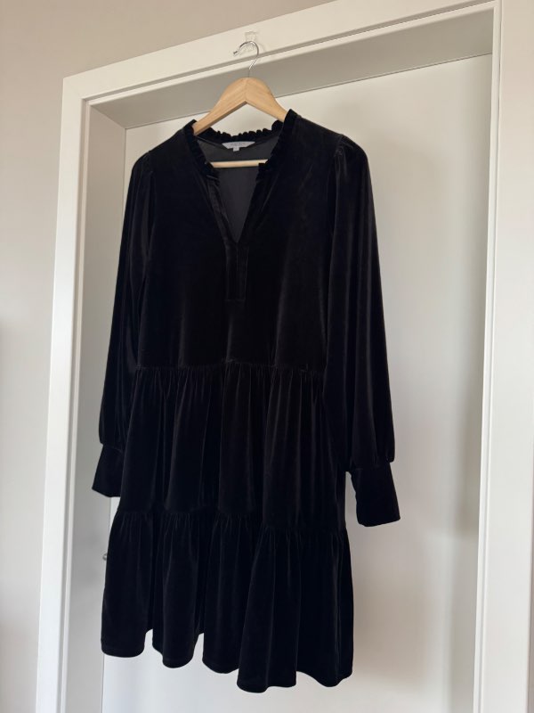Svartur kjóll velour PartTwo