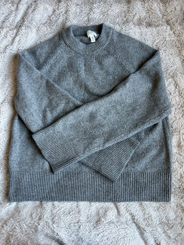 H&M peysa