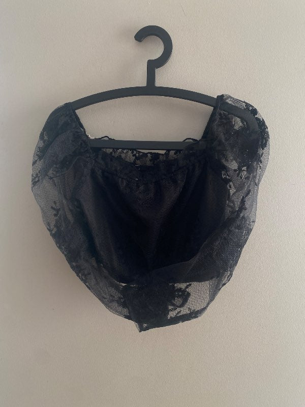 Blúndu toppur svartur