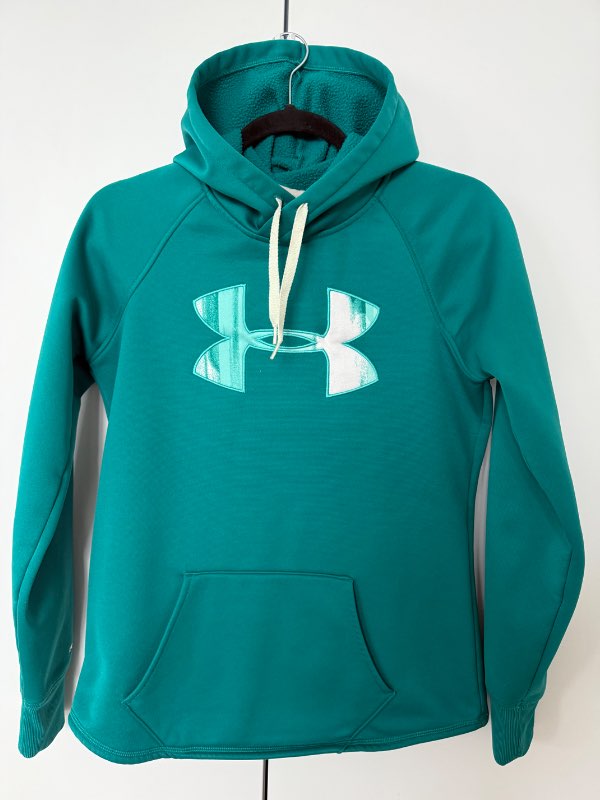 Hettupeysa UnderArmour