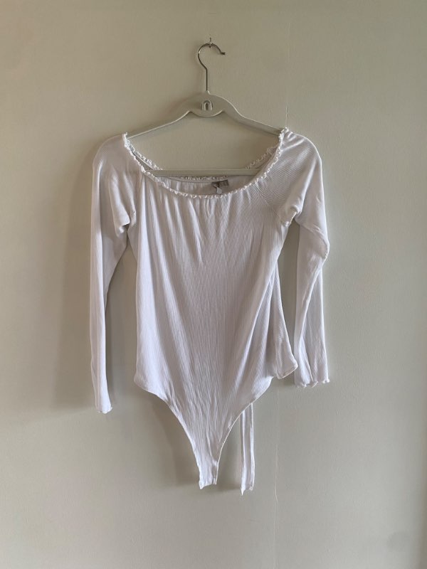 Hvít body suit