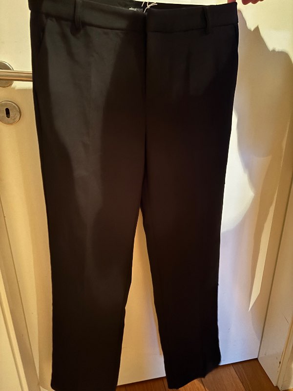 Gina tricot svartar buxur