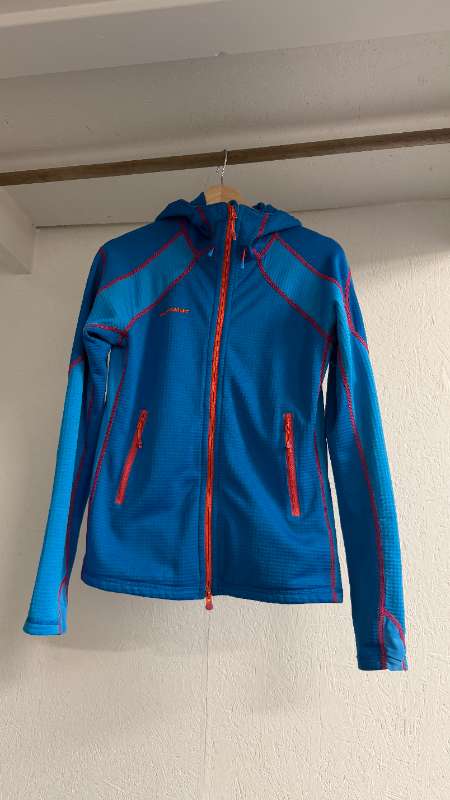 Mammut flísjakki með hettu