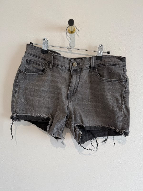 Levi’s shortshorts