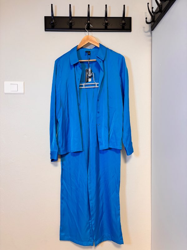 VERA MODA satín sett - Blá skyrta og bláar buxur