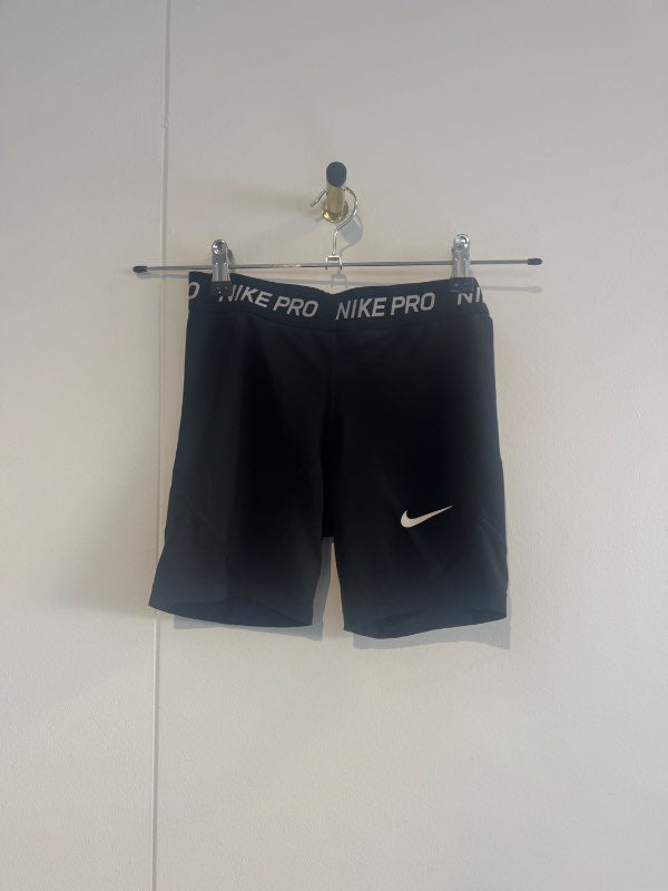 Nike pro stuttbuxur