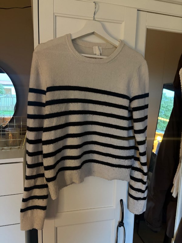 H&M röndótt peysa