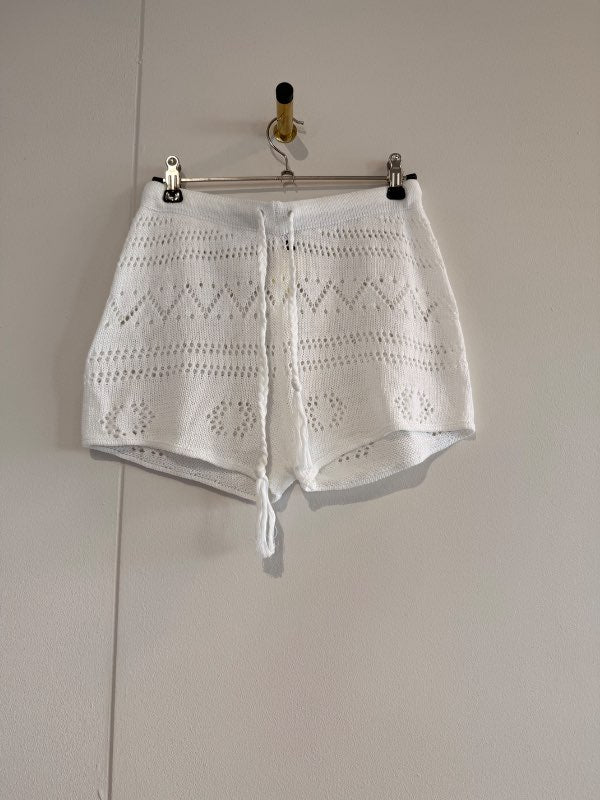 hvitar stuttbuxur
