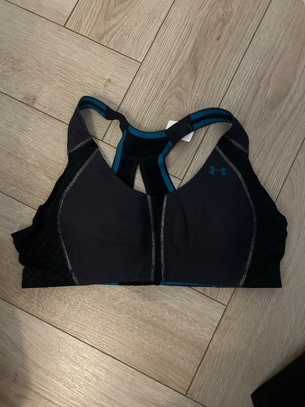 Under Armour toppur