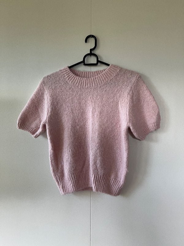 bleikur prjónabolur