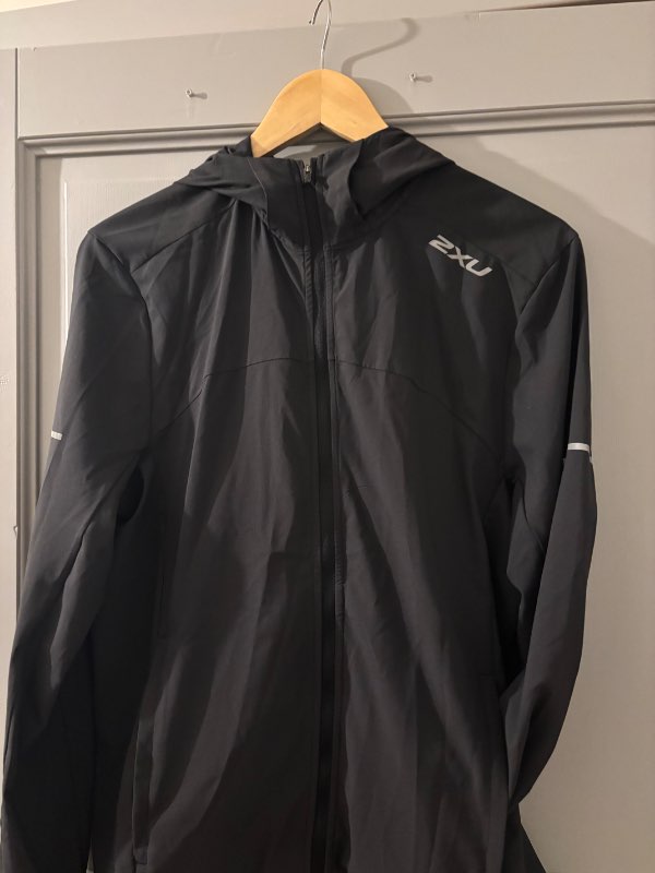 Black jacket 2XU