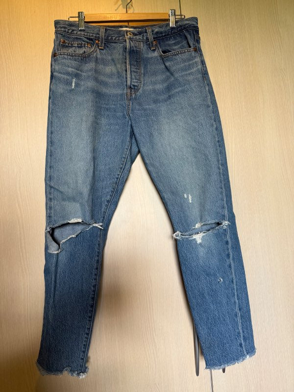 Levis gallabuxur með rifum á hnjánum