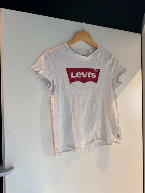 Levi’s bolur