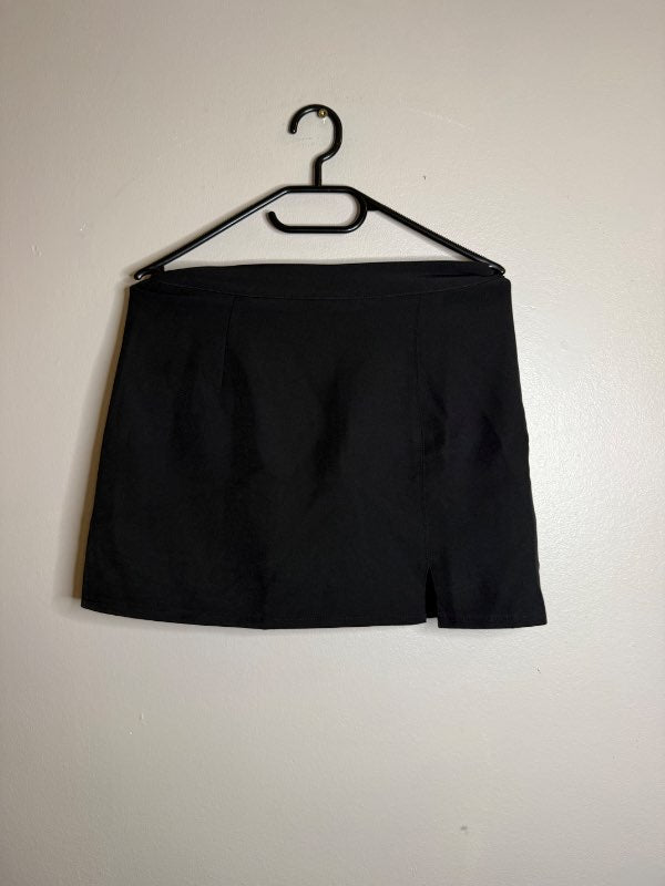 Black skort