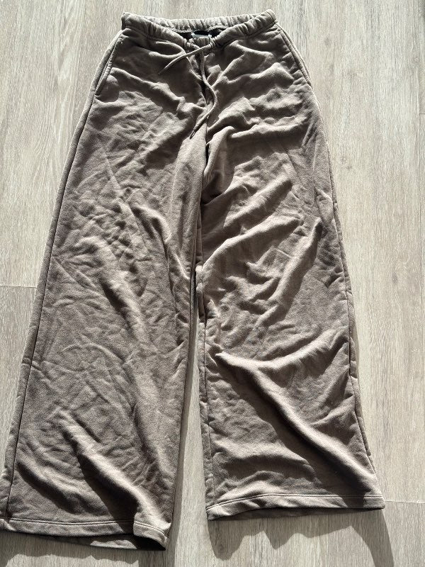Brúnar joggingbuxur gina tricot