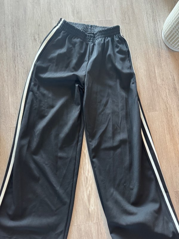 Gina Tricot svartur buxur