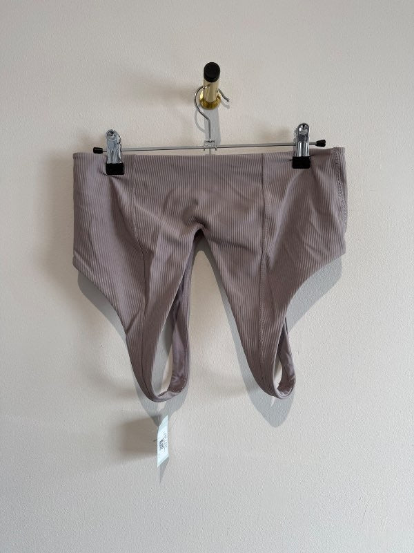 UA íþróttatoppur