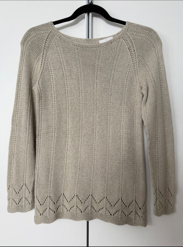 Peysa hör grá handprjónuð