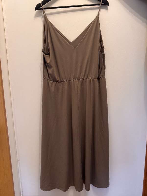 Brúnn kjóll H&M