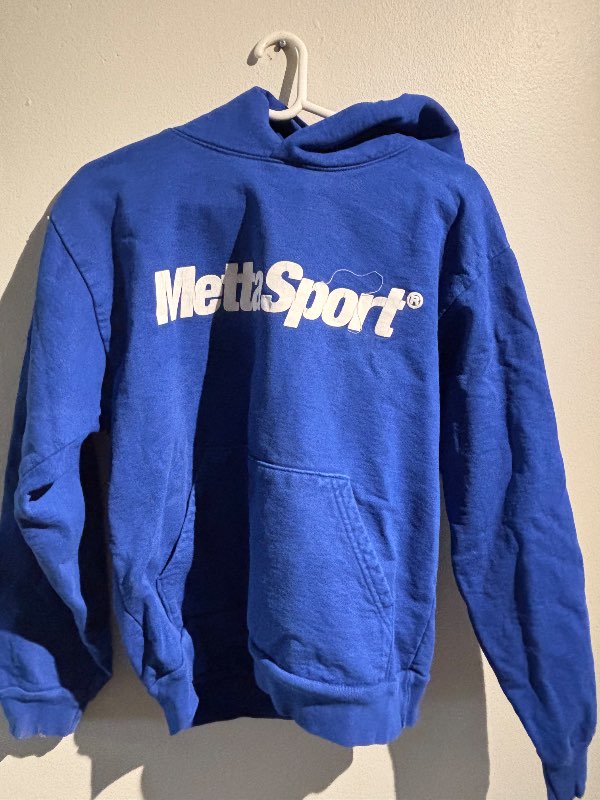 Þetta sport peysa